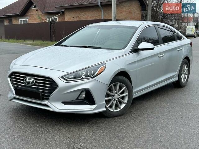 Сірий Хендай Соната, об'ємом двигуна 2.36 л та пробігом 83 тис. км за 10900 $, фото 8 на Automoto.ua