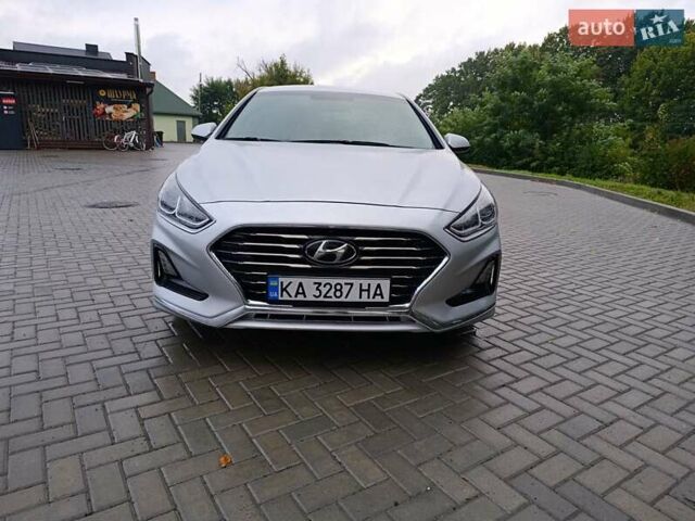 Серый Хендай Соната, объемом двигателя 2.36 л и пробегом 90 тыс. км за 12600 $, фото 10 на Automoto.ua