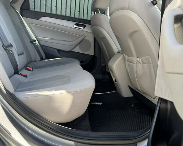 Серый Хендай Соната, объемом двигателя 2.4 л и пробегом 125 тыс. км за 13999 $, фото 18 на Automoto.ua