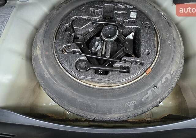 Серый Хендай Соната, объемом двигателя 2 л и пробегом 398 тыс. км за 11490 $, фото 15 на Automoto.ua