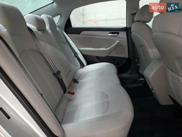 Серый Хендай Соната, объемом двигателя 2.4 л и пробегом 109 тыс. км за 2450 $, фото 9 на Automoto.ua