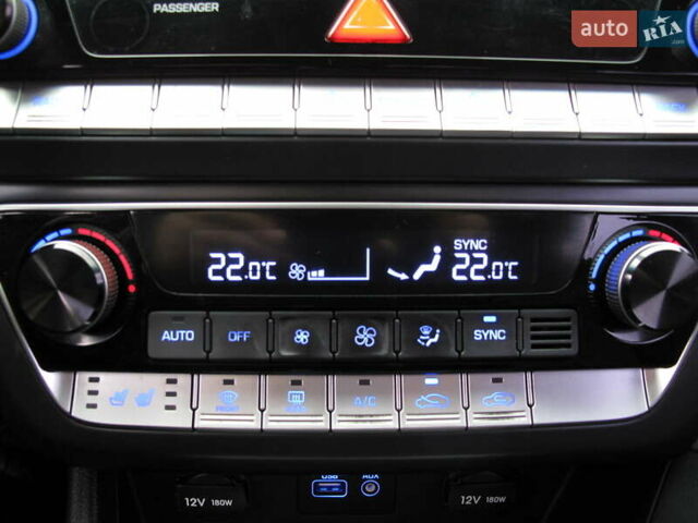 Сірий Хендай Соната, об'ємом двигуна 0 л та пробігом 256 тис. км за 13999 $, фото 68 на Automoto.ua