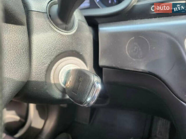 Сірий Хендай Соната, об'ємом двигуна 2 л та пробігом 280 тис. км за 8800 $, фото 14 на Automoto.ua