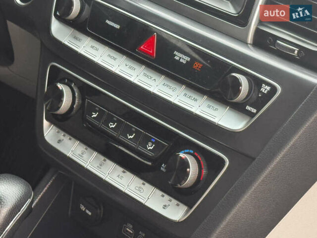 Серый Хендай Соната, объемом двигателя 2.4 л и пробегом 133 тыс. км за 13850 $, фото 36 на Automoto.ua