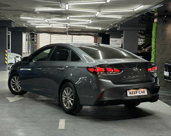 Сірий Хендай Соната, об'ємом двигуна 2.36 л та пробігом 109 тис. км за 12999 $, фото 12 на Automoto.ua