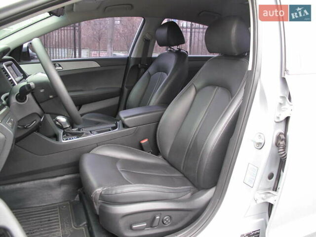 Сірий Хендай Соната, об'ємом двигуна 0 л та пробігом 256 тис. км за 13999 $, фото 20 на Automoto.ua