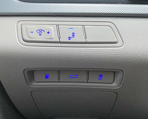 Серый Хендай Соната, объемом двигателя 2.4 л и пробегом 75 тыс. км за 13700 $, фото 20 на Automoto.ua