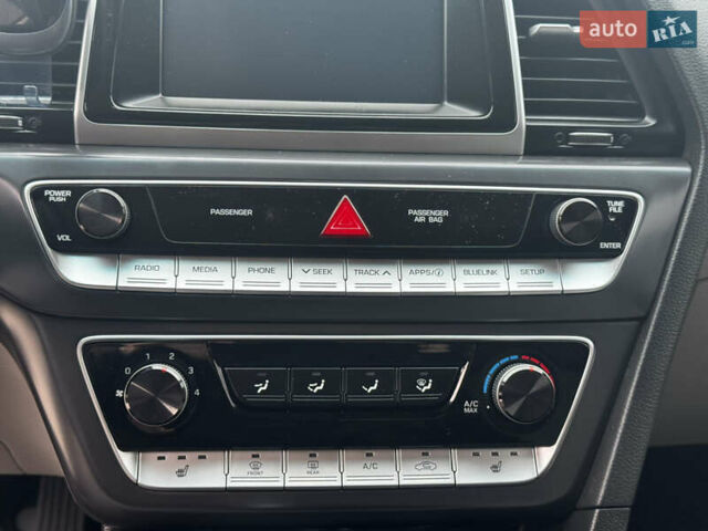 Серый Хендай Соната, объемом двигателя 2.4 л и пробегом 133 тыс. км за 13850 $, фото 22 на Automoto.ua