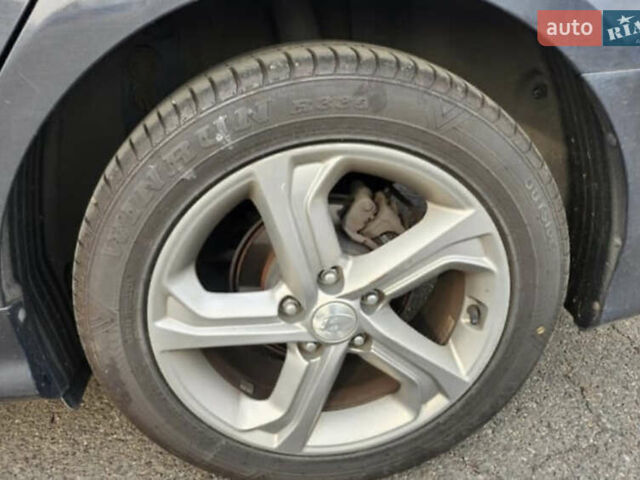 Серый Хендай Соната, объемом двигателя 2 л и пробегом 285 тыс. км за 9300 $, фото 21 на Automoto.ua