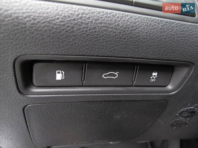 Сірий Хендай Соната, об'ємом двигуна 0 л та пробігом 256 тис. км за 13999 $, фото 54 на Automoto.ua