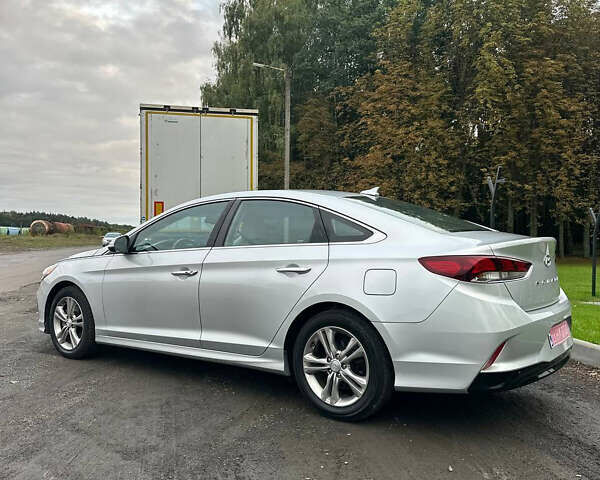 Сірий Хендай Соната, об'ємом двигуна 2.4 л та пробігом 115 тис. км за 12500 $, фото 7 на Automoto.ua