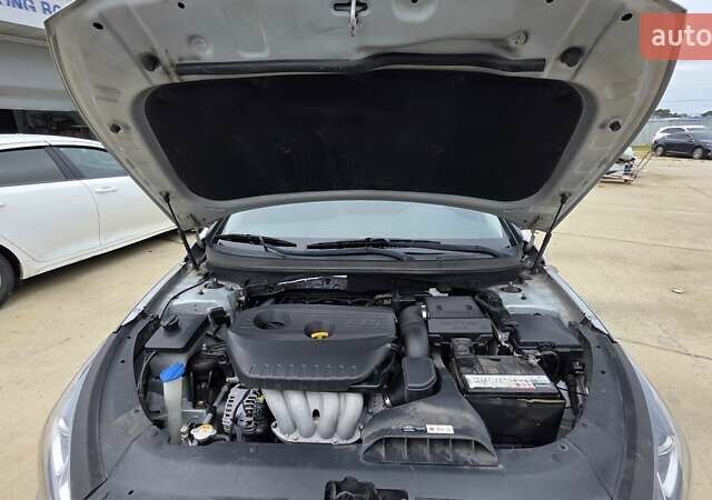 Серый Хендай Соната, объемом двигателя 2 л и пробегом 398 тыс. км за 11490 $, фото 10 на Automoto.ua