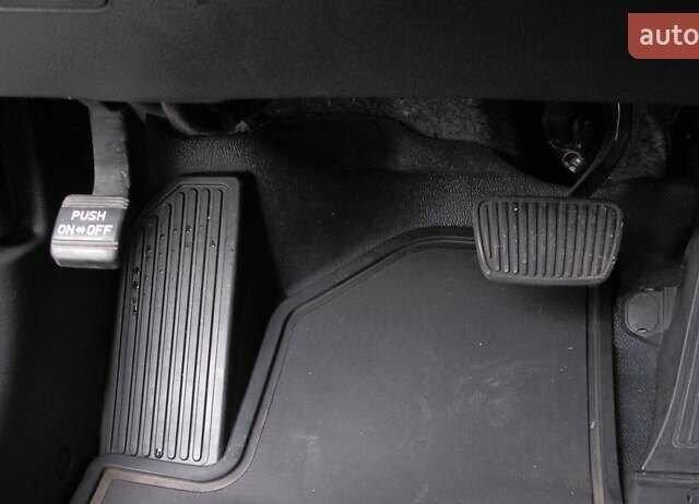 Сірий Хендай Соната, об'ємом двигуна 0 л та пробігом 256 тис. км за 13999 $, фото 55 на Automoto.ua