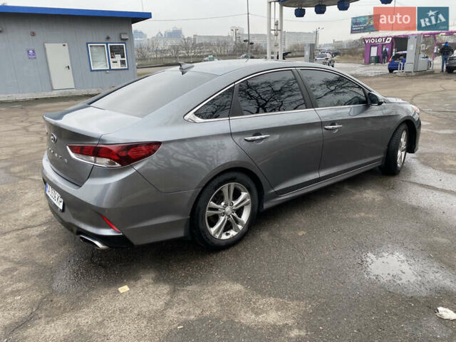 Серый Хендай Соната, объемом двигателя 2.4 л и пробегом 75 тыс. км за 13700 $, фото 7 на Automoto.ua