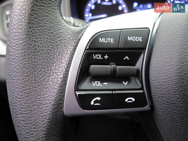 Сірий Хендай Соната, об'ємом двигуна 0 л та пробігом 256 тис. км за 13999 $, фото 59 на Automoto.ua