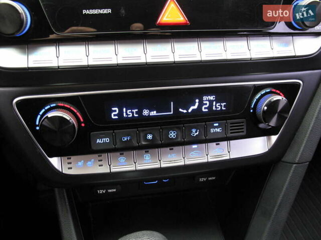 Сірий Хендай Соната, об'ємом двигуна 0 л та пробігом 256 тис. км за 13999 $, фото 77 на Automoto.ua