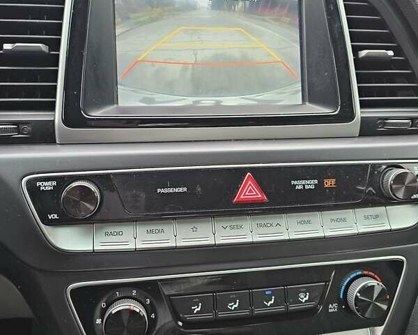 Сірий Хендай Соната, об'ємом двигуна 2.36 л та пробігом 130 тис. км за 9600 $, фото 12 на Automoto.ua