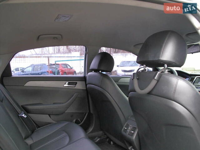 Сірий Хендай Соната, об'ємом двигуна 0 л та пробігом 256 тис. км за 13999 $, фото 48 на Automoto.ua