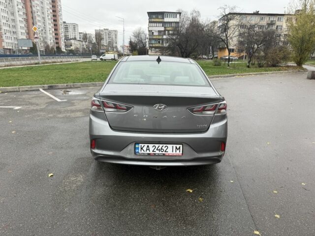 Серый Хендай Соната, объемом двигателя 2 л и пробегом 71 тыс. км за 20000 $, фото 5 на Automoto.ua