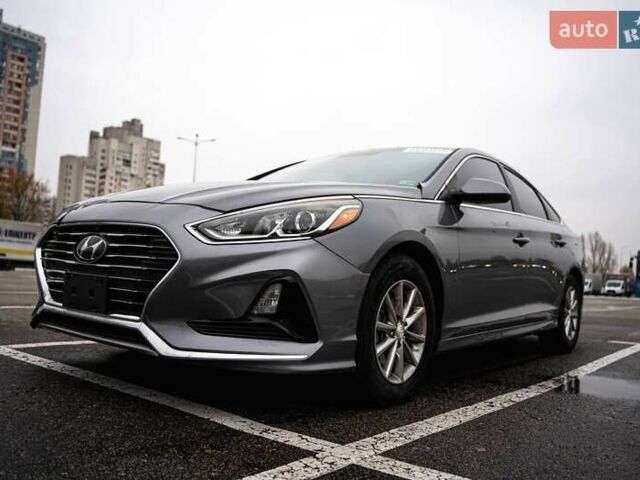 Сірий Хендай Соната, об'ємом двигуна 2.4 л та пробігом 107 тис. км за 12000 $, фото 10 на Automoto.ua