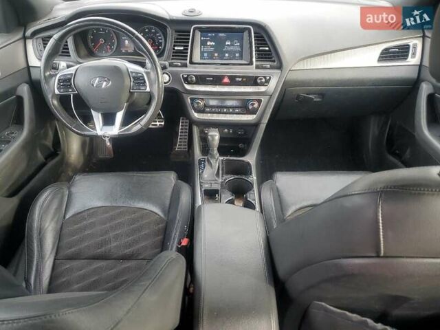 Серый Хендай Соната, объемом двигателя 2.4 л и пробегом 151 тыс. км за 2300 $, фото 7 на Automoto.ua