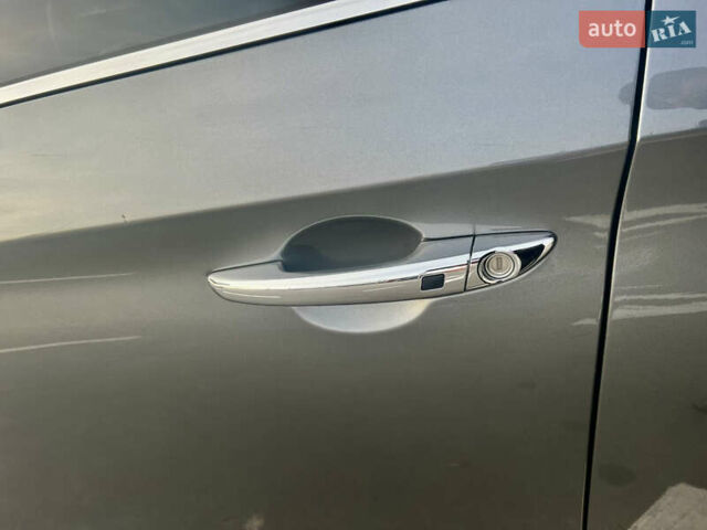 Серый Хендай Соната, объемом двигателя 2.36 л и пробегом 109 тыс. км за 14500 $, фото 6 на Automoto.ua