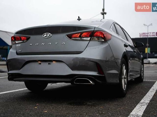 Сірий Хендай Соната, об'ємом двигуна 2.4 л та пробігом 107 тис. км за 12000 $, фото 7 на Automoto.ua