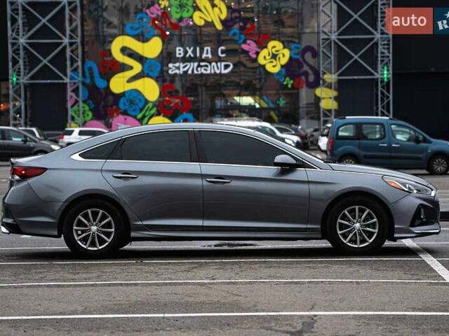 Сірий Хендай Соната, об'ємом двигуна 2.4 л та пробігом 107 тис. км за 12000 $, фото 6 на Automoto.ua