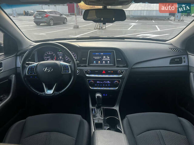 Серый Хендай Соната, объемом двигателя 2.36 л и пробегом 109 тыс. км за 14500 $, фото 12 на Automoto.ua