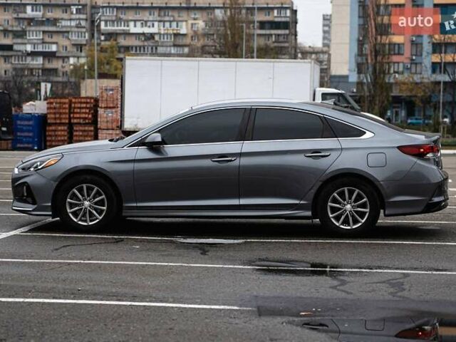 Сірий Хендай Соната, об'ємом двигуна 2.4 л та пробігом 107 тис. км за 12000 $, фото 9 на Automoto.ua