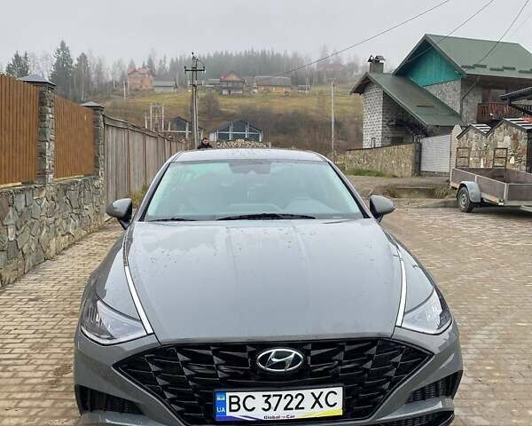 Сірий Хендай Соната, об'ємом двигуна 2.5 л та пробігом 126 тис. км за 19000 $, фото 5 на Automoto.ua