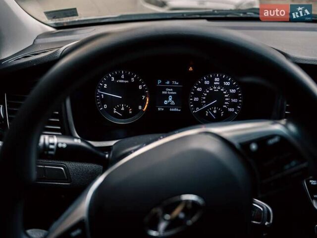 Сірий Хендай Соната, об'ємом двигуна 2.4 л та пробігом 107 тис. км за 12000 $, фото 13 на Automoto.ua
