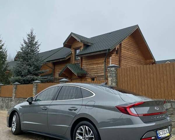 Сірий Хендай Соната, об'ємом двигуна 2.5 л та пробігом 126 тис. км за 19000 $, фото 6 на Automoto.ua