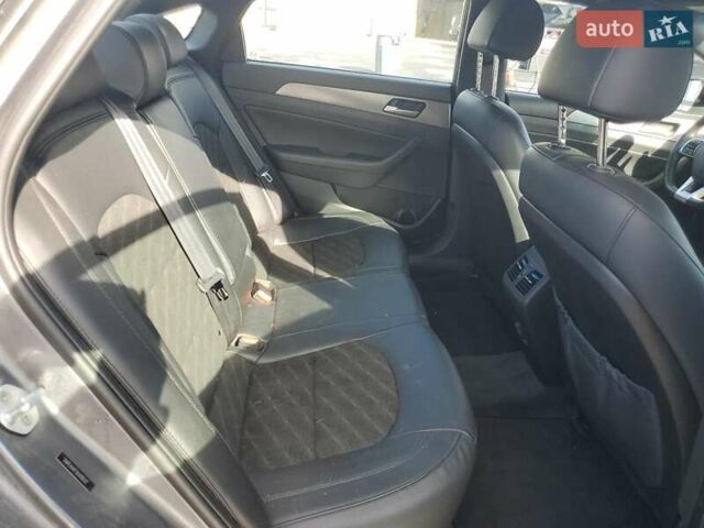 Сірий Хендай Соната, об'ємом двигуна 2.4 л та пробігом 162 тис. км за 2800 $, фото 9 на Automoto.ua