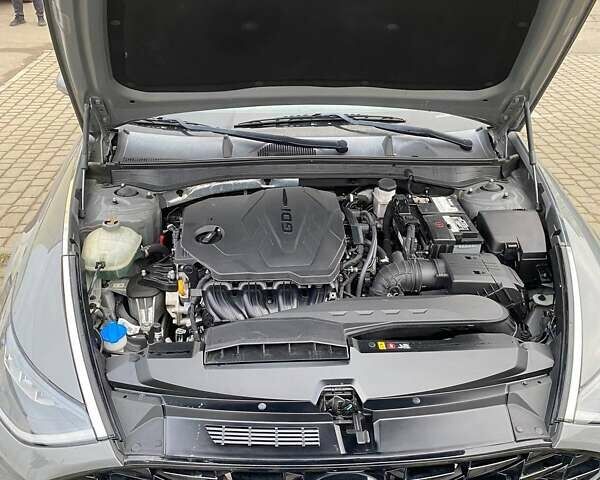 Сірий Хендай Соната, об'ємом двигуна 2.5 л та пробігом 126 тис. км за 19000 $, фото 10 на Automoto.ua