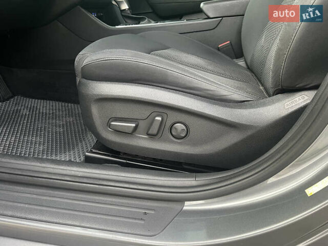 Серый Хендай Соната, объемом двигателя 2.36 л и пробегом 109 тыс. км за 14500 $, фото 8 на Automoto.ua