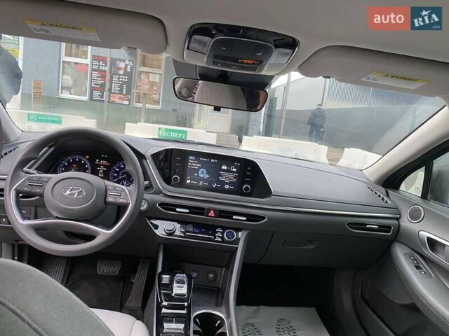 Сірий Хендай Соната, об'ємом двигуна 2.5 л та пробігом 126 тис. км за 19000 $, фото 14 на Automoto.ua