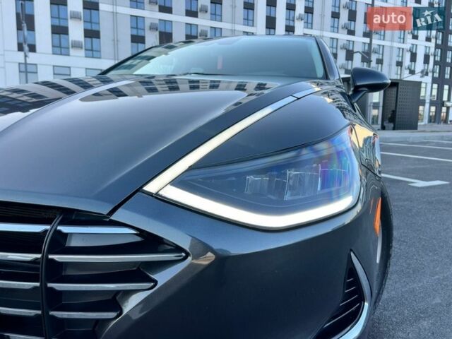 Серый Хендай Соната, объемом двигателя 2.5 л и пробегом 124 тыс. км за 15700 $, фото 4 на Automoto.ua