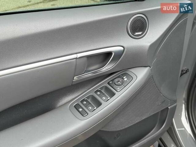 Серый Хендай Соната, объемом двигателя 1.6 л и пробегом 41 тыс. км за 21900 $, фото 8 на Automoto.ua