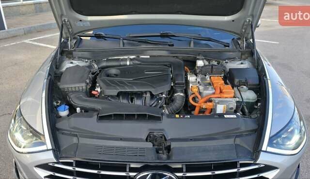 Сірий Хендай Соната, об'ємом двигуна 2 л та пробігом 53 тис. км за 27000 $, фото 29 на Automoto.ua