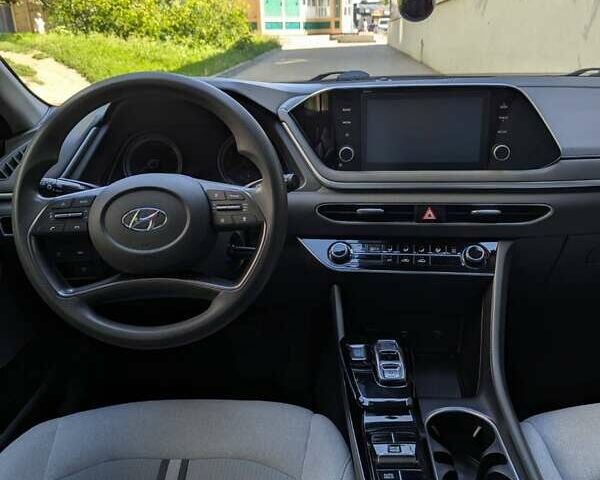 Серый Хендай Соната, объемом двигателя 2.5 л и пробегом 58 тыс. км за 19300 $, фото 27 на Automoto.ua