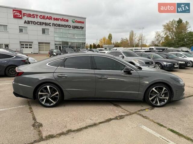 Серый Хендай Соната, объемом двигателя 1.6 л и пробегом 41 тыс. км за 21900 $, фото 7 на Automoto.ua