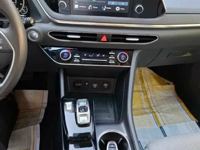 Серый Хендай Соната, объемом двигателя 2.5 л и пробегом 44 тыс. км за 17000 $, фото 6 на Automoto.ua