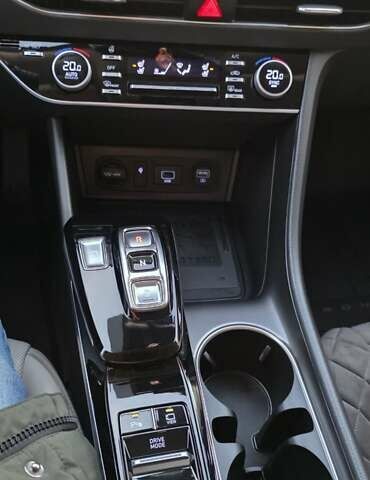 Сірий Хендай Соната, об'ємом двигуна 2 л та пробігом 53 тис. км за 27000 $, фото 34 на Automoto.ua