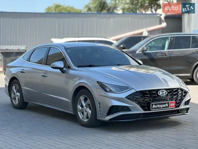 Серый Хендай Соната, объемом двигателя 2.5 л и пробегом 130 тыс. км за 20380 $, фото 2 на Automoto.ua