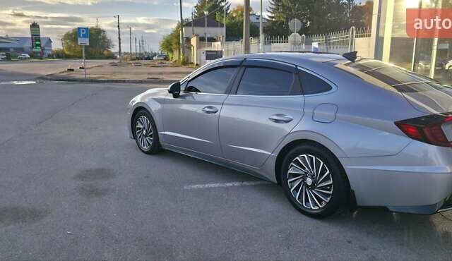 Сірий Хендай Соната, об'ємом двигуна 2 л та пробігом 53 тис. км за 27000 $, фото 4 на Automoto.ua