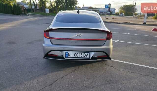 Сірий Хендай Соната, об'ємом двигуна 2 л та пробігом 53 тис. км за 27000 $, фото 17 на Automoto.ua