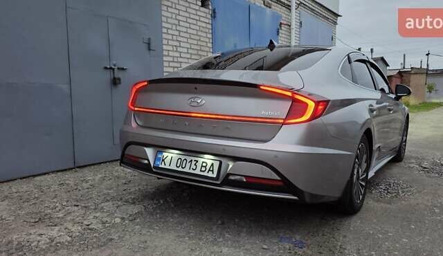 Сірий Хендай Соната, об'ємом двигуна 2 л та пробігом 53 тис. км за 27000 $, фото 1 на Automoto.ua