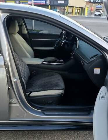 Сірий Хендай Соната, об'ємом двигуна 2 л та пробігом 53 тис. км за 27000 $, фото 24 на Automoto.ua