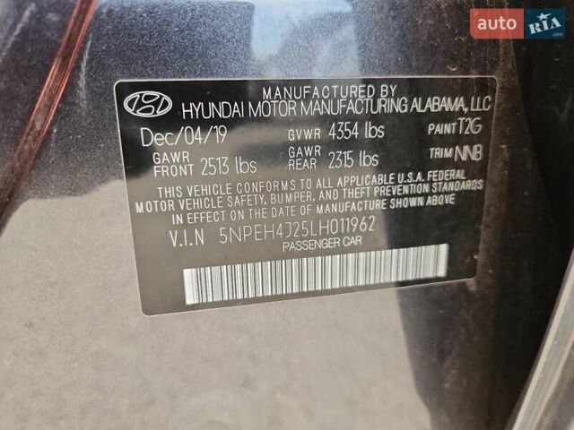 Серый Хендай Соната, объемом двигателя 1.6 л и пробегом 150 тыс. км за 5800 $, фото 11 на Automoto.ua